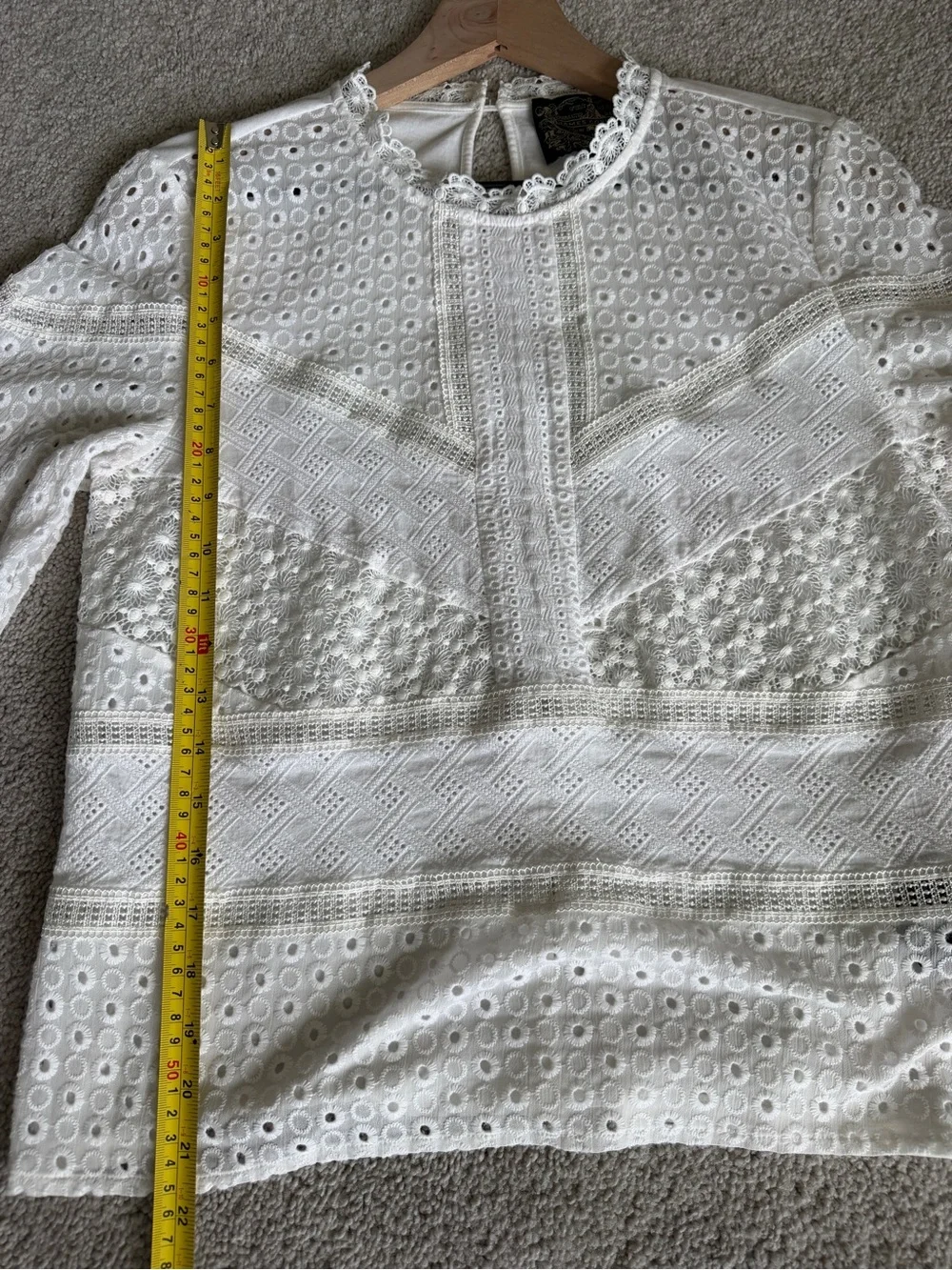 Anthropologie James Coviello Burnham White Eyelet Lace Blouse Top Size M